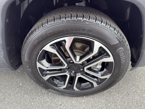 Used 2023 Jeep Compass Limited image 34