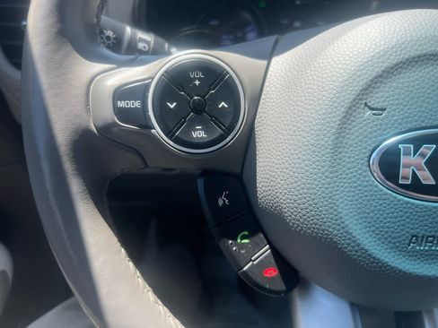 Used 2019 Kia Soul EV + image 16
