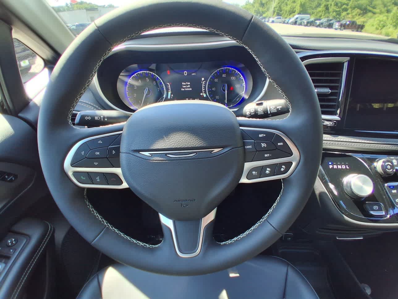 New 2027 Chrysler Pacifica Select AWD/4WD image 18