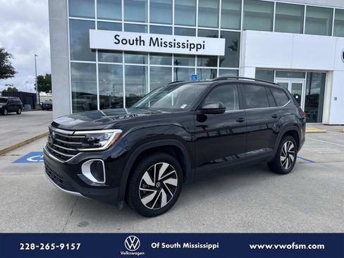 Used 2024 Volkswagen Atlas SE FWD image 1