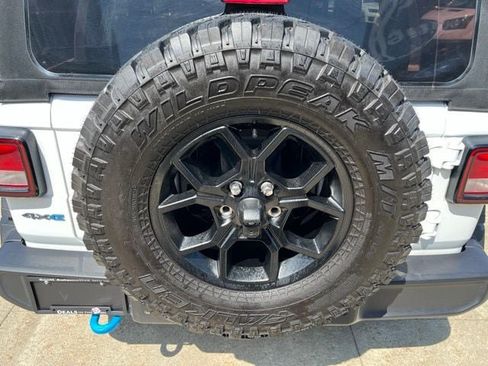 Used 2024 Jeep Wrangler Unlimited AWD/4WD image 11