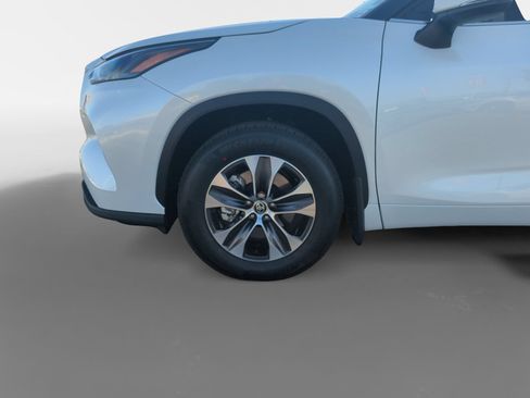 New 2026 Toyota Highlander XLE AWD/4WD image 14