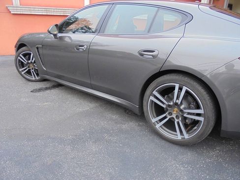 Used 2015 Porsche Panamera 4 AWD/4WD image 27
