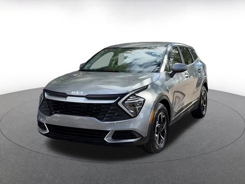 Used 2025 Kia Sportage LX image 7