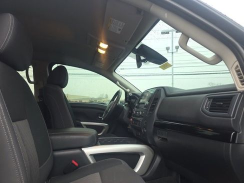 Certified 2024 Nissan Titan SV w/ SV Convenience Package image 15