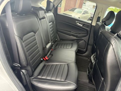 Used 2019 Ford Edge SEL w/ Equipment Group 201A AWD/4WD image 12