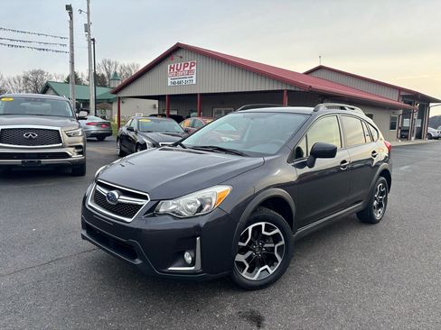 Used 2017 Subaru Crosstrek 2.0i Premium w/ Moonroof Package image 1