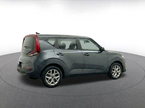 Used 2025 Kia Soul LX w/ LX Technology Package FWD image 9