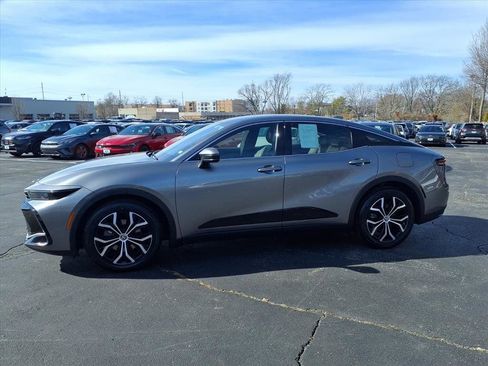 Used 2023 Toyota Crown XLE image 22