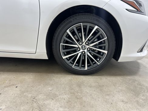 Certified 2025 Lexus ES 350 w/ Premium Package FWD image 13
