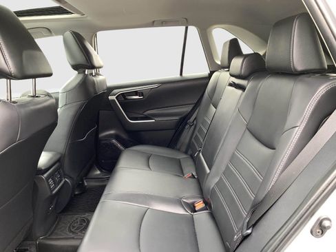 Used 2025 Toyota RAV4 XLE Premium image 39