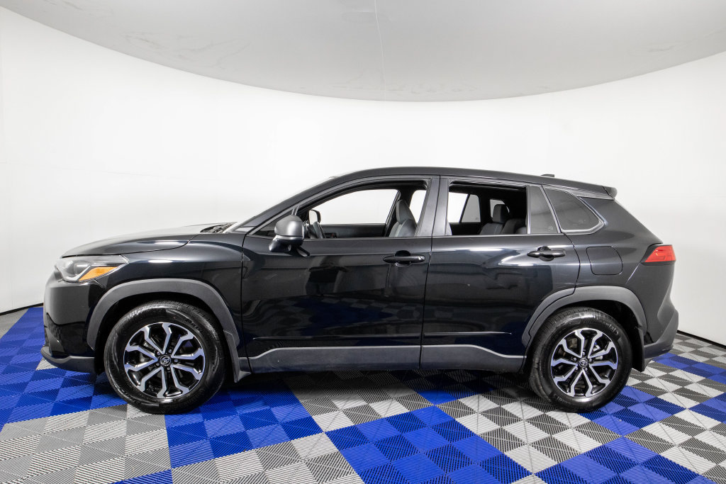Used 2025 Toyota Corolla Cross AWD Hybrid image 9