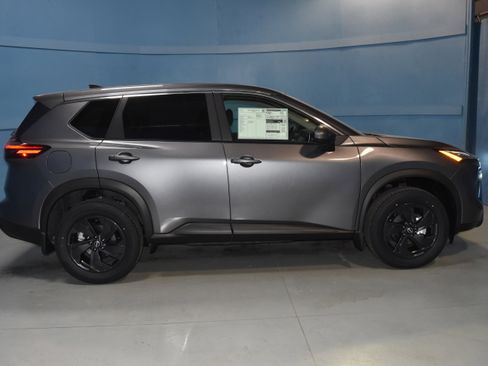 New 2026 Nissan Rogue SV w/ Cold Weather Package FWD image 19