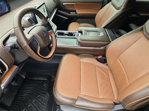 Used 2025 Ford Expedition King Ranch image 12
