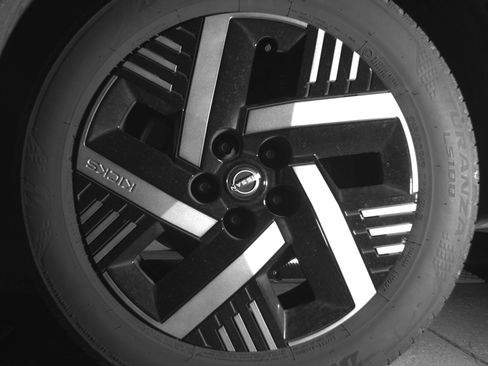 Used 2025 Nissan Kicks SV image 12