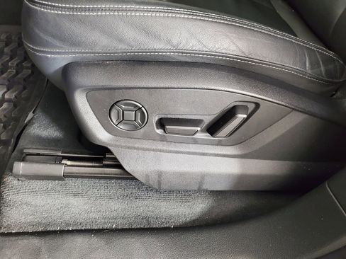 Certified 2023 Audi Q8 Premium w/ Convenience Package image 28