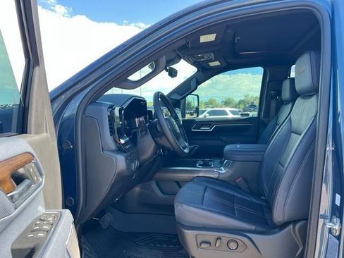 Used 2025 Chevrolet Silverado 2500 High Country w/ High Country Premium Package AWD/4WD image 31