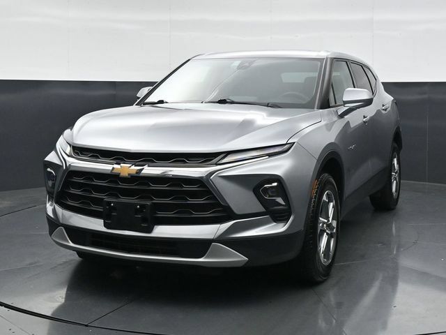 Used 2025 Chevrolet Blazer LT FWD image 5