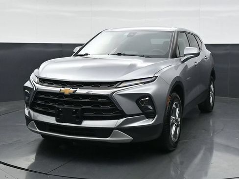 Used 2025 Chevrolet Blazer LT FWD image 5