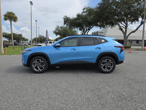New 2026 Chevrolet Trax LT w/ Sunroof Package FWD image 9