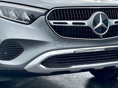 Used 2023 Mercedes-Benz GLC 300 4MATIC image 2