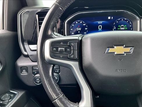 Used 2022 Chevrolet Silverado 1500 LT AWD/4WD image 23