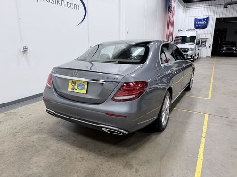 Used 2017 Mercedes-Benz E 300 4MATIC image 7