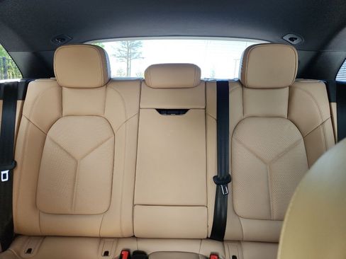 New 2026 Porsche Macan image 40