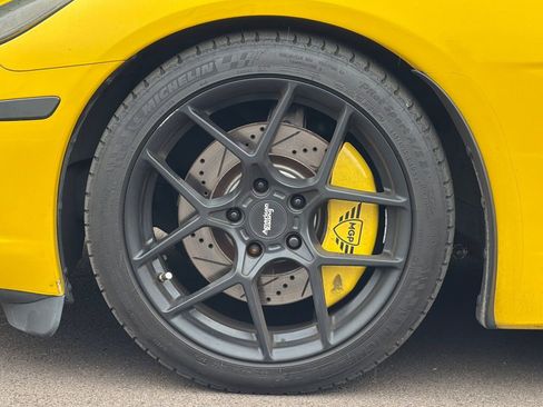 Used 2006 Chevrolet Corvette Coupe w/ Preferred Equipment Group RWD image 25