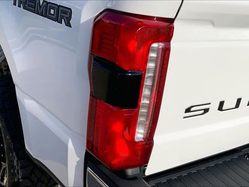 Used 2026 Ford F250 Lariat w/ Tremor Off-Road Package image 28