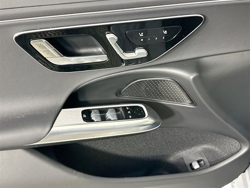 Used 2025 Mercedes-Benz E 350 Sedan image 18