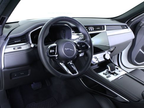 Used 2026 Jaguar F-PACE R-Dynamic S image 21