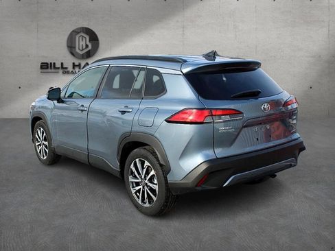 Used 2025 Toyota Corolla Cross XLE image 8