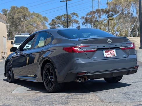 Used 2025 Toyota Camry SE FWD image 12