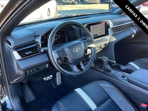 Used 2025 Toyota Camry SE image 16