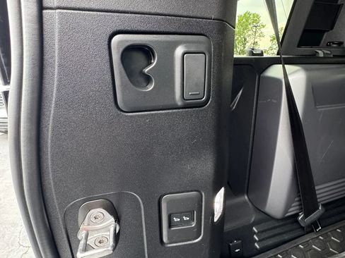 Used 2020 Land Rover Defender 110 First Edition AWD/4WD image 54
