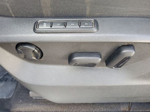 Used 2023 Volkswagen Atlas Cross Sport SEL image 20