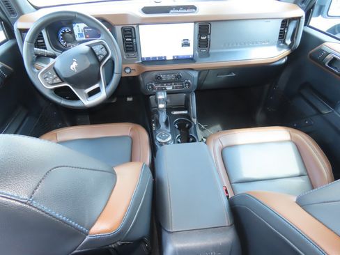 Used 2024 Ford Bronco Outer Banks AWD/4WD image 20