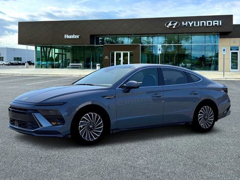 New 2026 Hyundai Sonata SEL FWD image 2