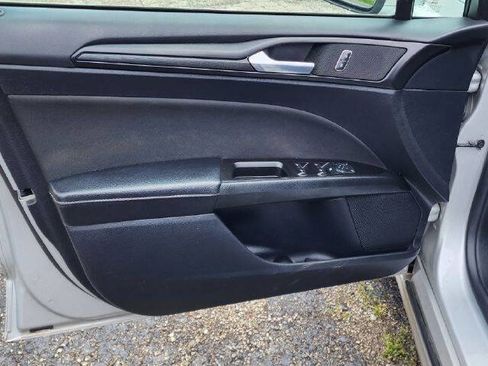 Used 2018 Ford Fusion SE AWD/4WD image 8