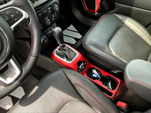 Used 2021 Jeep Renegade Trailhawk w/ Sun & Sound Group AWD/4WD image 17
