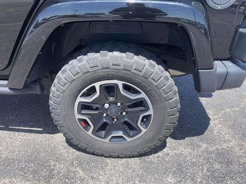 Used 2016 Jeep Wrangler Unlimited Rubicon AWD/4WD image 13
