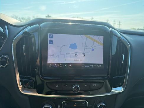 Used 2021 Chevrolet Traverse LT w/ LT Premium Package image 7