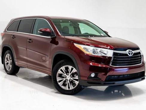 Used 2015 Toyota Highlander Plus AWD/4WD image 5