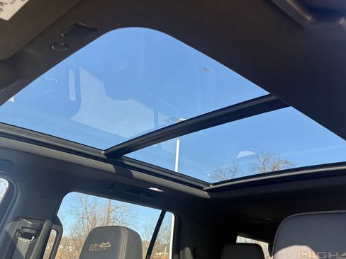 Used 2023 Chevrolet Tahoe High Country image 29