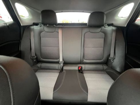 Used 2025 Chevrolet Trax LT image 36