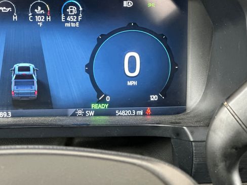 Used 2024 Ford F150 XLT w/ Mobile Office Package image 28