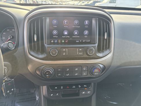 Used 2022 Chevrolet Colorado Z71 w/ Z71 Midnight Edition image 19