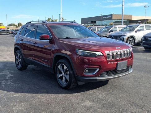 Used 2019 Jeep Cherokee Limited image 3