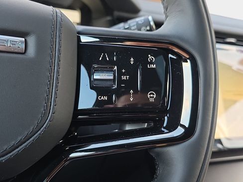 New 2026 Land Rover Range Rover Velar Dynamic SE AWD/4WD image 18